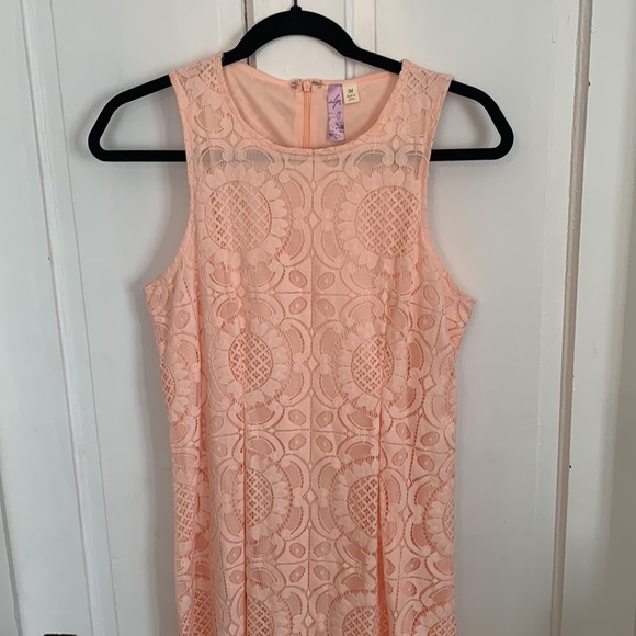Alya Lace Overlay Sleeveless Dress - Picture 2 of 7